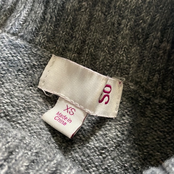 Grey sweater - Picture 4 of 8